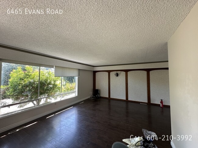 Building Photo - Rancher on Acreage with Detached Shop