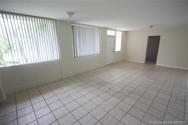 Foto del edificio - 332 189th St