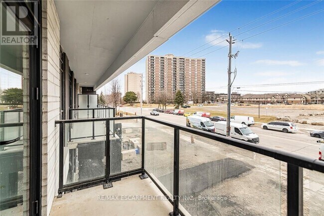 Building Photo - 461 Green Rd