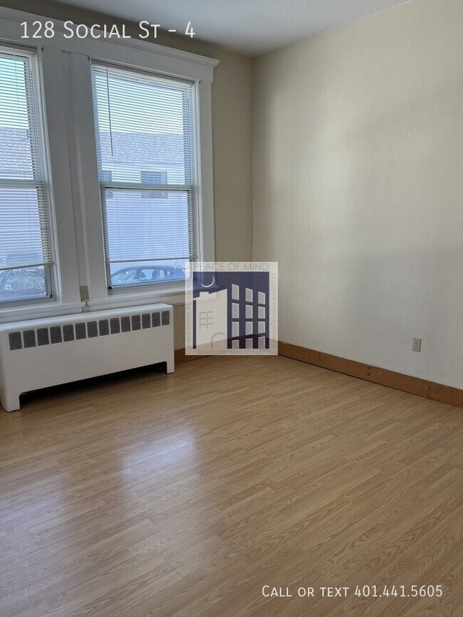 Building Photo - 128 Social St