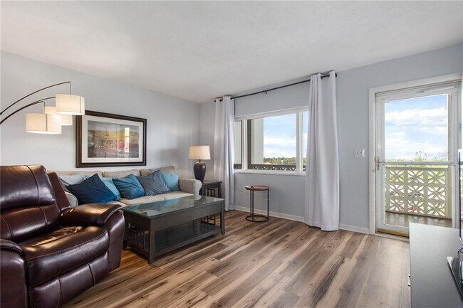 Foto del edificio - 1235 S Highland Ave