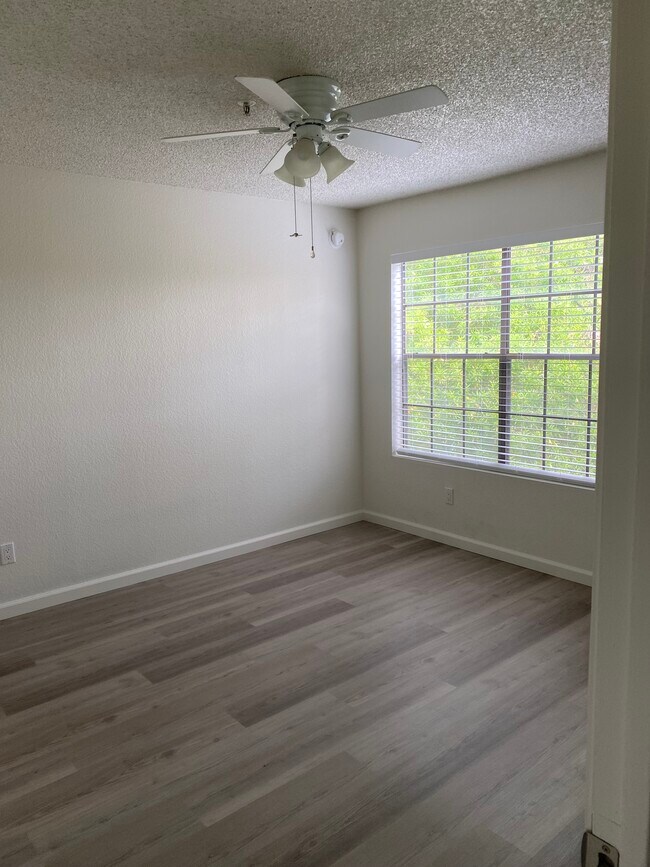 Foto del edificio - 5950 N 78th St