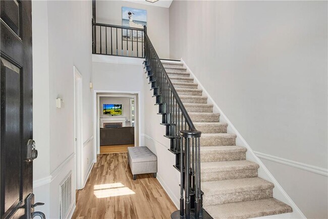 Foto del edificio - 102 Carryback Dr