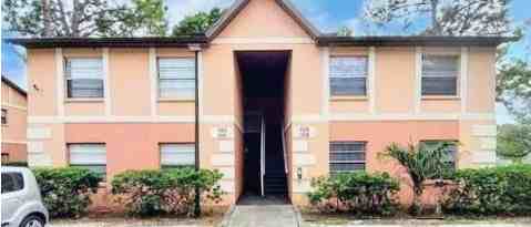 Foto principal - 1113 Pinewood Dr NE
