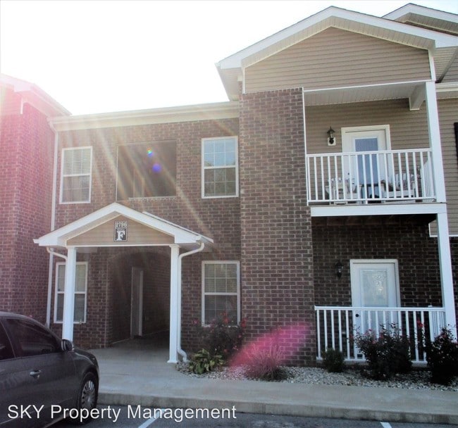 2796 Industrial Dr, Bowling Green, KY 42101 Condo for Rent in Bowling Green, KY