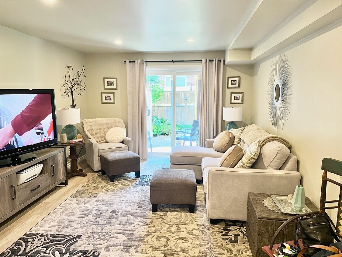 Living Room - 94 Schroder Cres