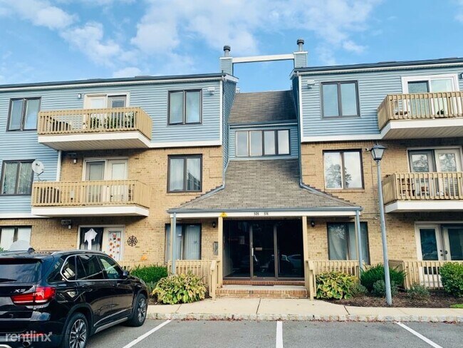 Building Photo - 2 br, 2 bath Condo - 506 Peach Street