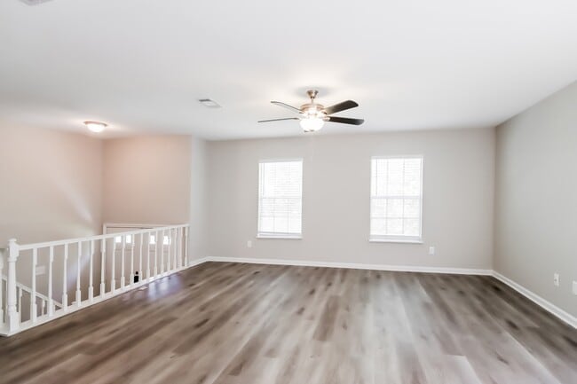 Building Photo - 3215 Birch Creek Dr