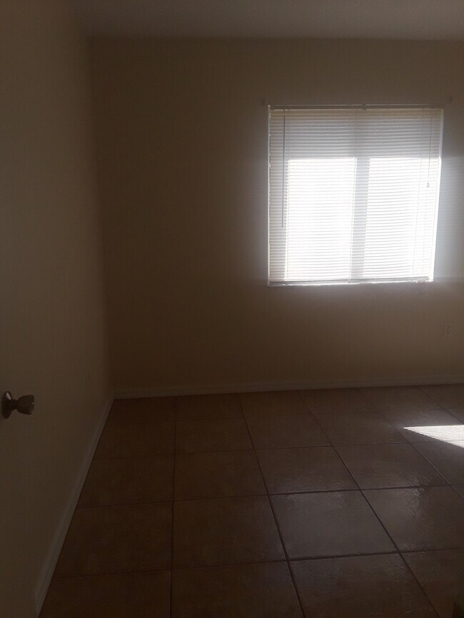 Nice 2 Bedroom/1Bath with Carport Room for Rent in Sumterville, FL