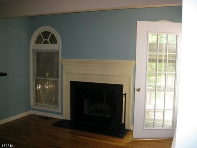 Building Photo - 25 Wexford Dr