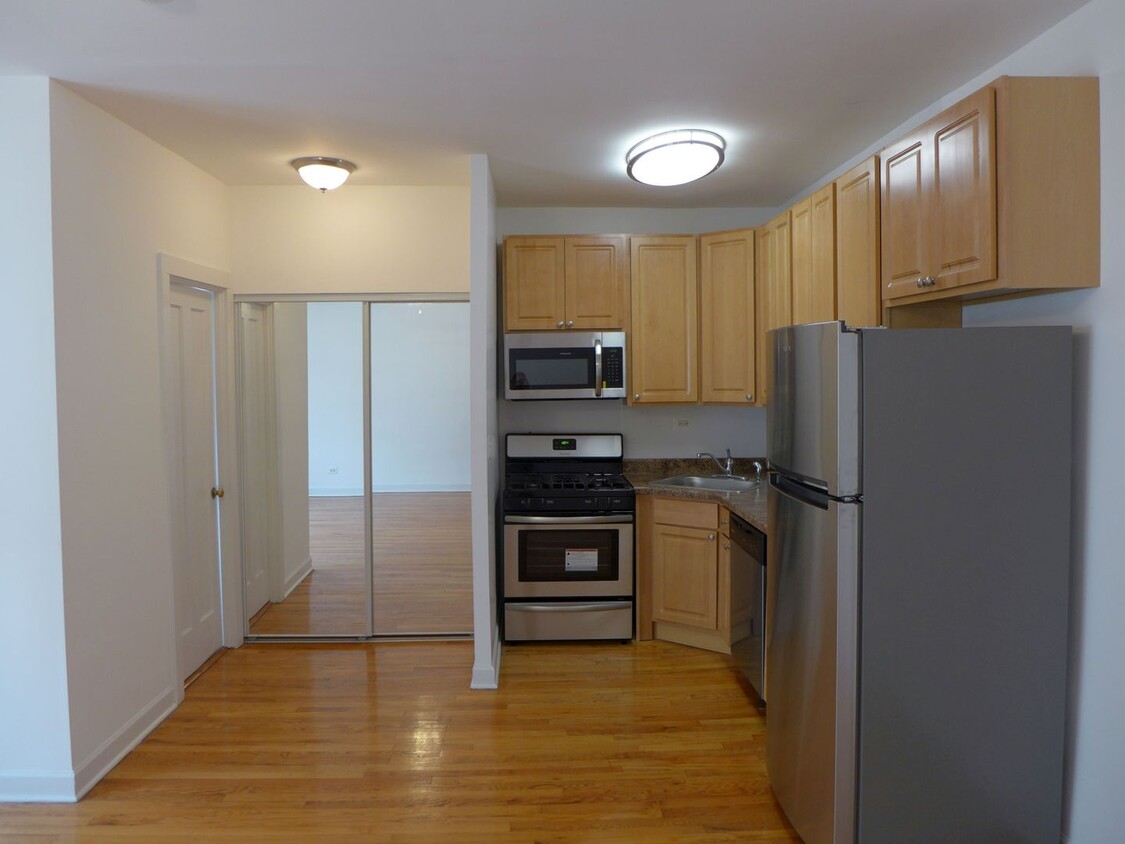 Primary Photo - 5500 W Lawrence Ave