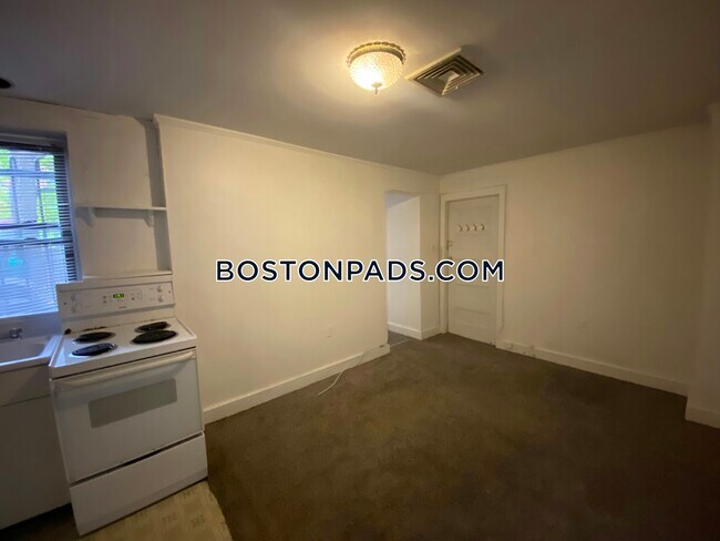 Building Photo - 462 Park Dr