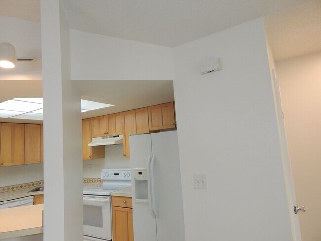 Foto del edificio - Spacious 2 Bedroom and 2 Full Bath Condominium