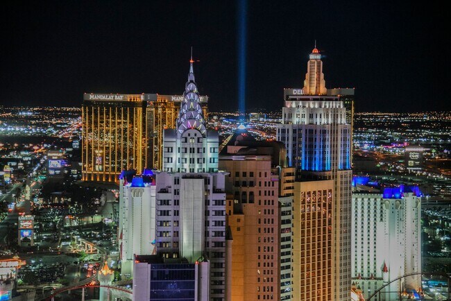 Foto del edificio - Waldorf Astoria Las Vegas- 1 bed .5 bath on the 39th floor!