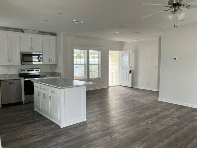 Building Photo - 608 Bougainvillea Ct