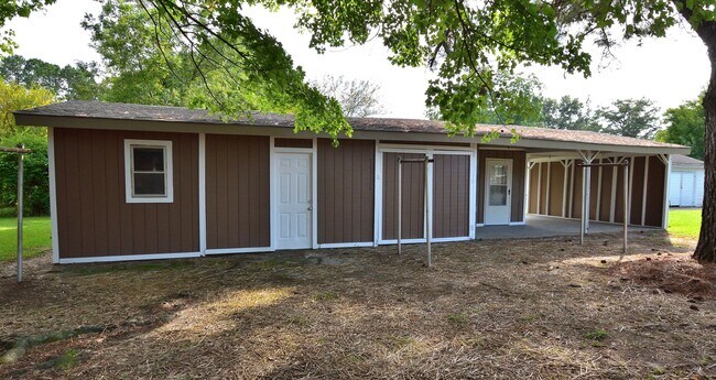 Building Photo - 112 Daniels Ave