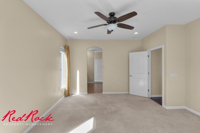 Foto del edificio - Sun River 2 Bedroom Home with Bonus Den! F...