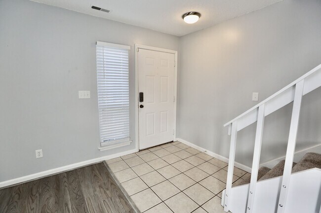 Building Photo - Ready 03-06-26! 2 Primary Suites! Near Little Creek, Dam Neck & Oceana Bases!