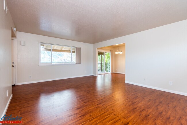 Building Photo - 1363 Saratoga Ave