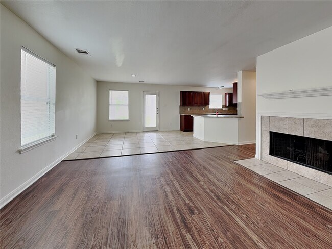 Foto del edificio - 20719 Dickinson Manor Ln