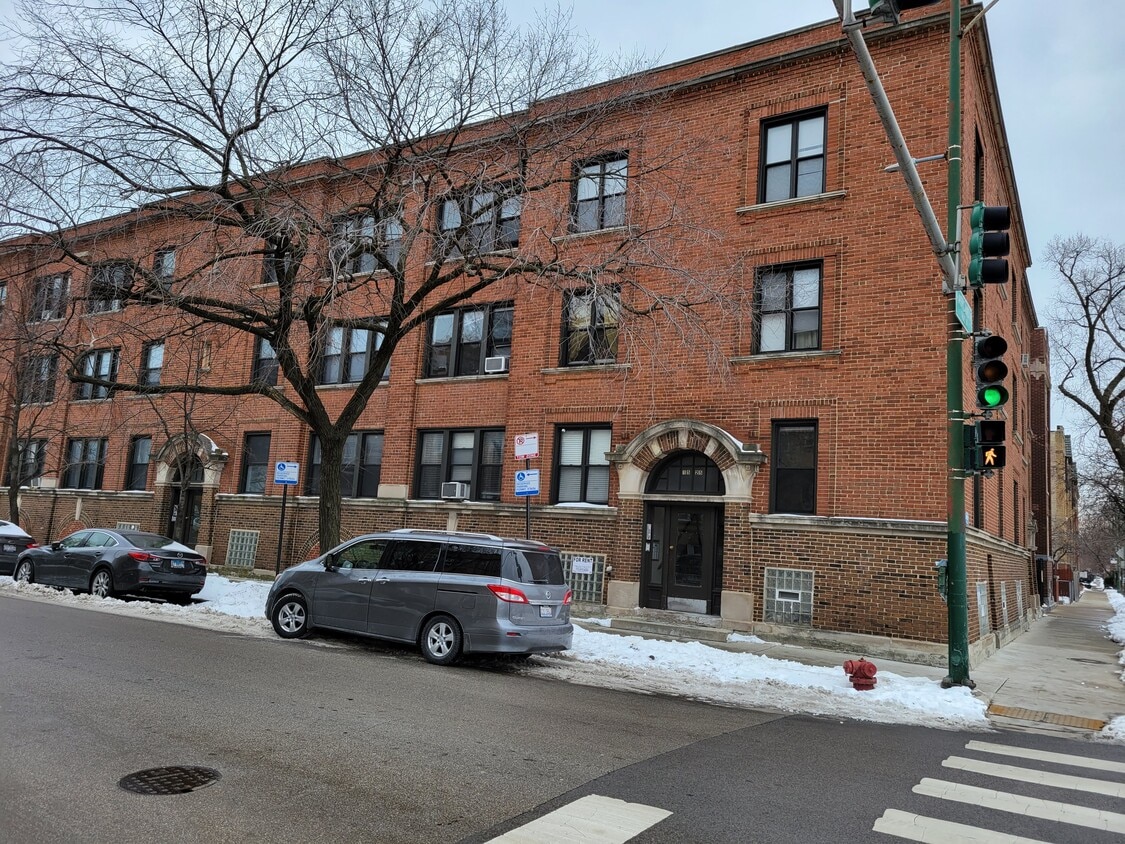 1525 W Winnemac Ave Unit 1W, Chicago, IL 60640 Apartments in Chicago