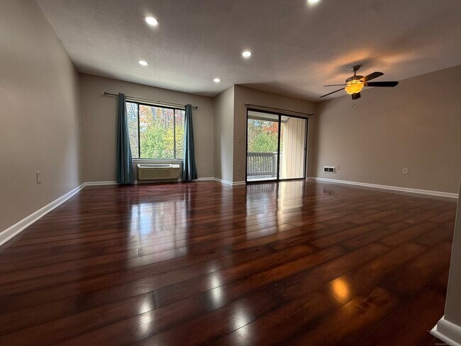 Building Photo - 175 Mill Pond Rd