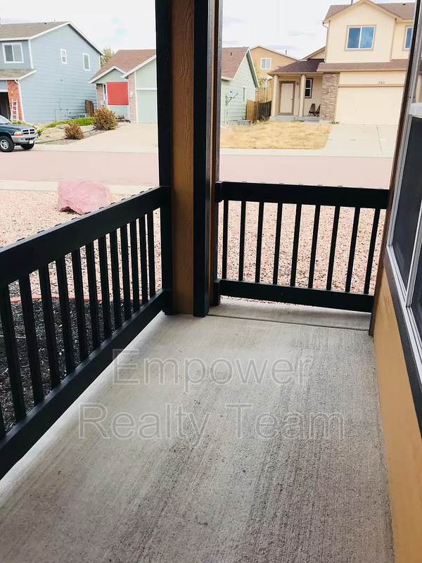 Foto del edificio - 8097 Parsonage Ln