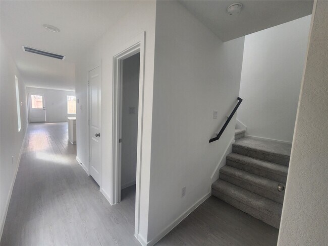 Foto del edificio - 906 Pertuso Ln