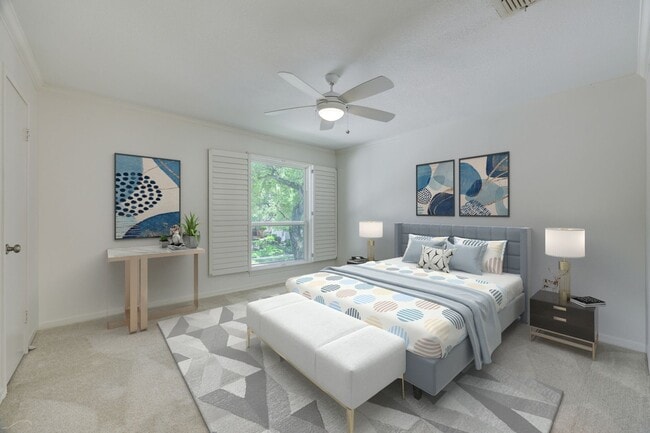 Building Photo - Heart of the Galleria Home for Lease! Move...