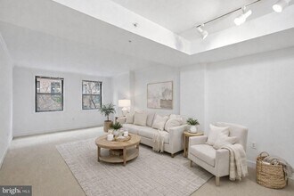 Building Photo - 616 E St NW