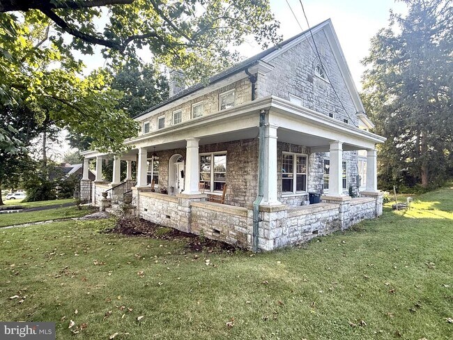 Foto del edificio - 135 Fort Loudon Rd