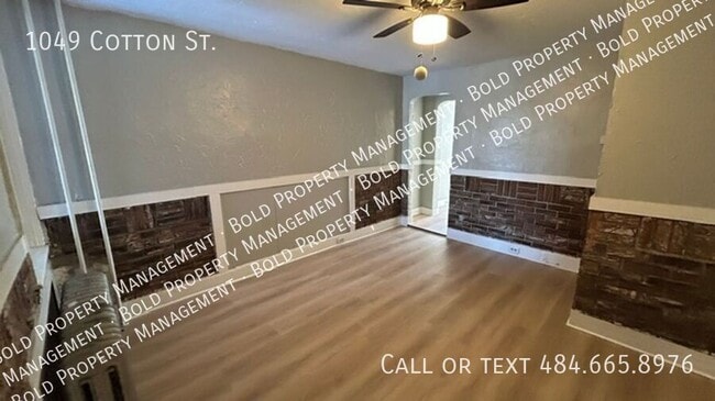 Building Photo - 1049 Cotton St