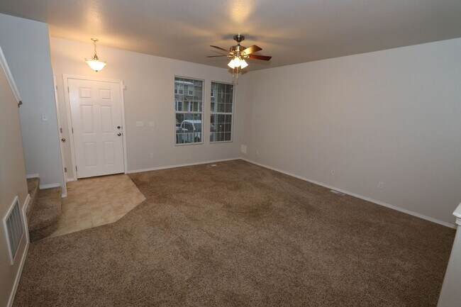 Foto del edificio - Great 2bd/2.5ba, 1306sf Townhouse with A/C in Fountain, CO, near Ft Carson!