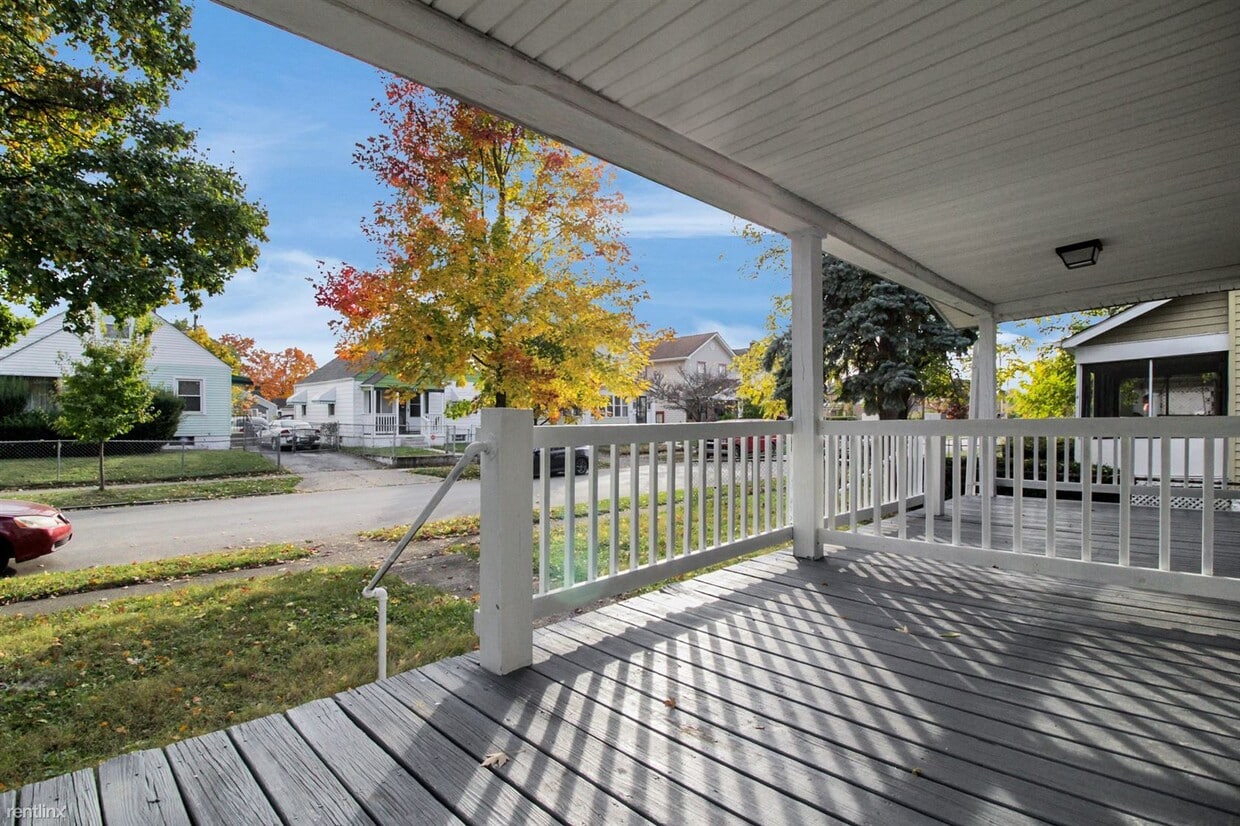 Primary Photo - 3 br, 1 bath Duplex - 1318-1320 East 20th ...