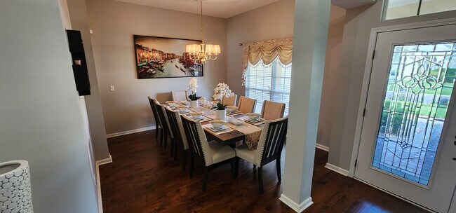 Foto del edificio - 3051 Tower Oaks Dr
