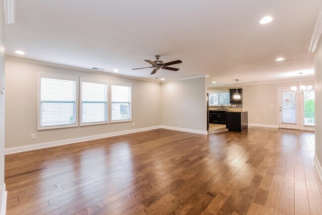 Foto del edificio - Beautiful 3 Bedroom in Quiet Cul-de-sac!