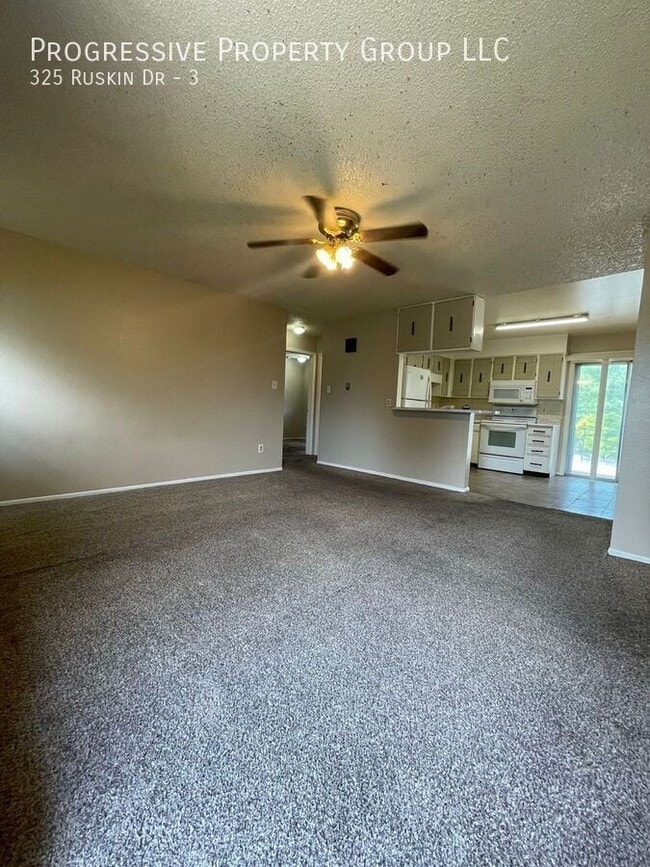 Photo - 325 Ruskin Dr Apartment