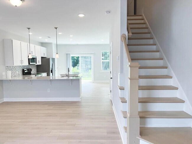 Foto del edificio - Room in Townhome on Old Grove Ln