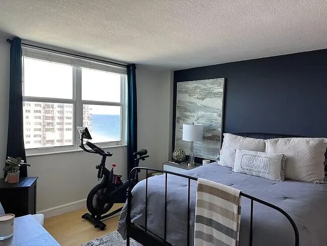 Bedroom - 1900 S Ocean Blvd
