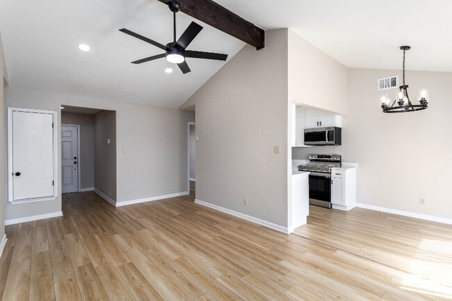 Building Photo - 9306 Adams Hill Dr