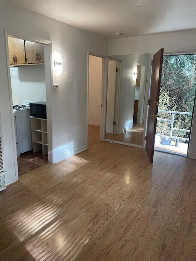 Foto del edificio - 13129-13129 Hazel Ave