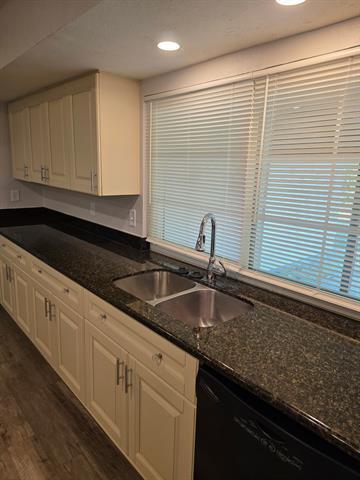 Building Photo - 11606 Drummond Dr