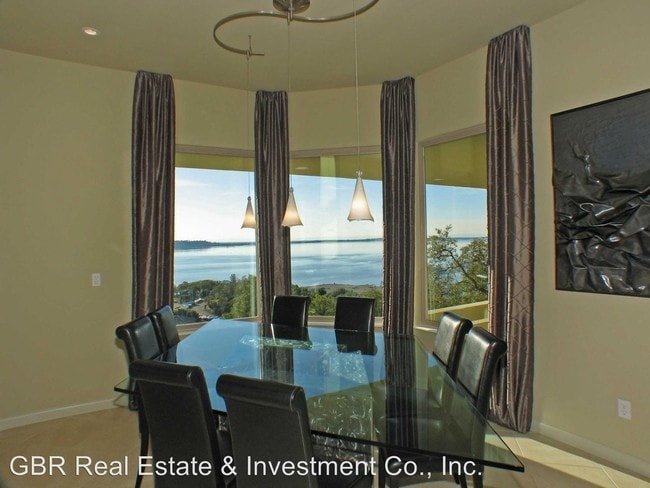 Building Photo - 2249 Outrigger Dr