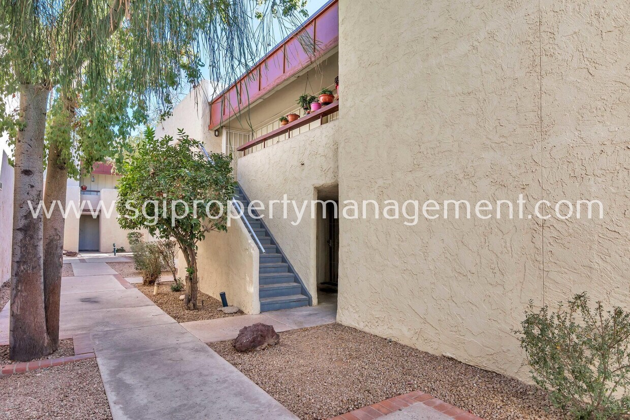 Foto principal - 3828 N 32nd St