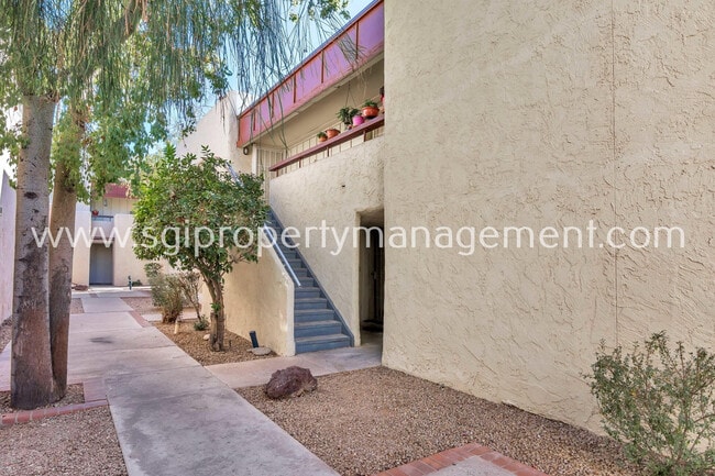 Photo - 3828 N 32nd St Apartment