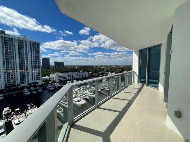 Building Photo - 17301 Biscayne Blvd