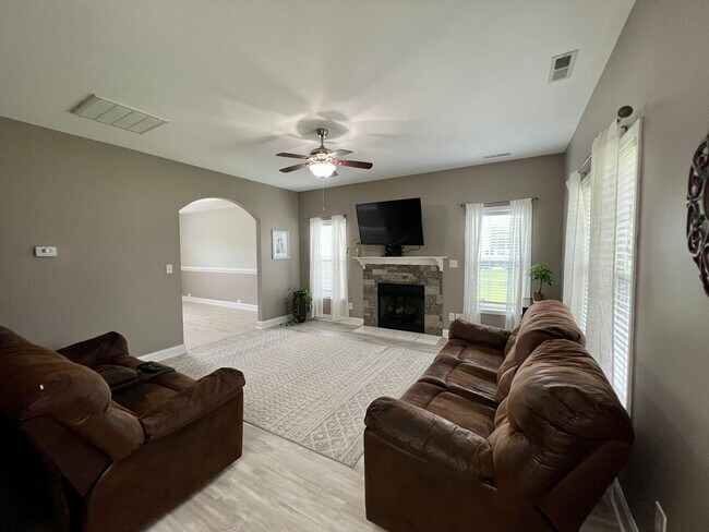 Building Photo - Welcome to The Bluffs on New River!