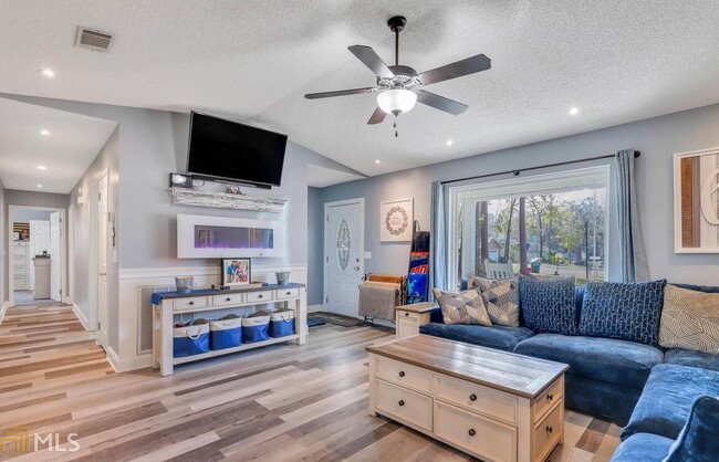 Foto del edificio - 106 Creekwood Ln