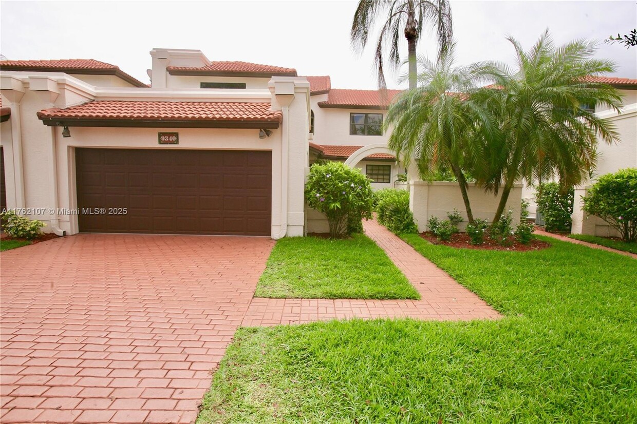 Foto principal - 9340 NW 50th Doral Cir N