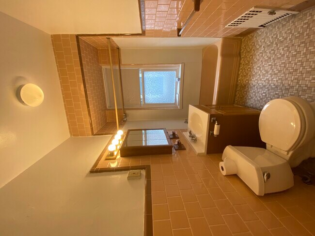 Foto del edificio - 1583 Beacon St